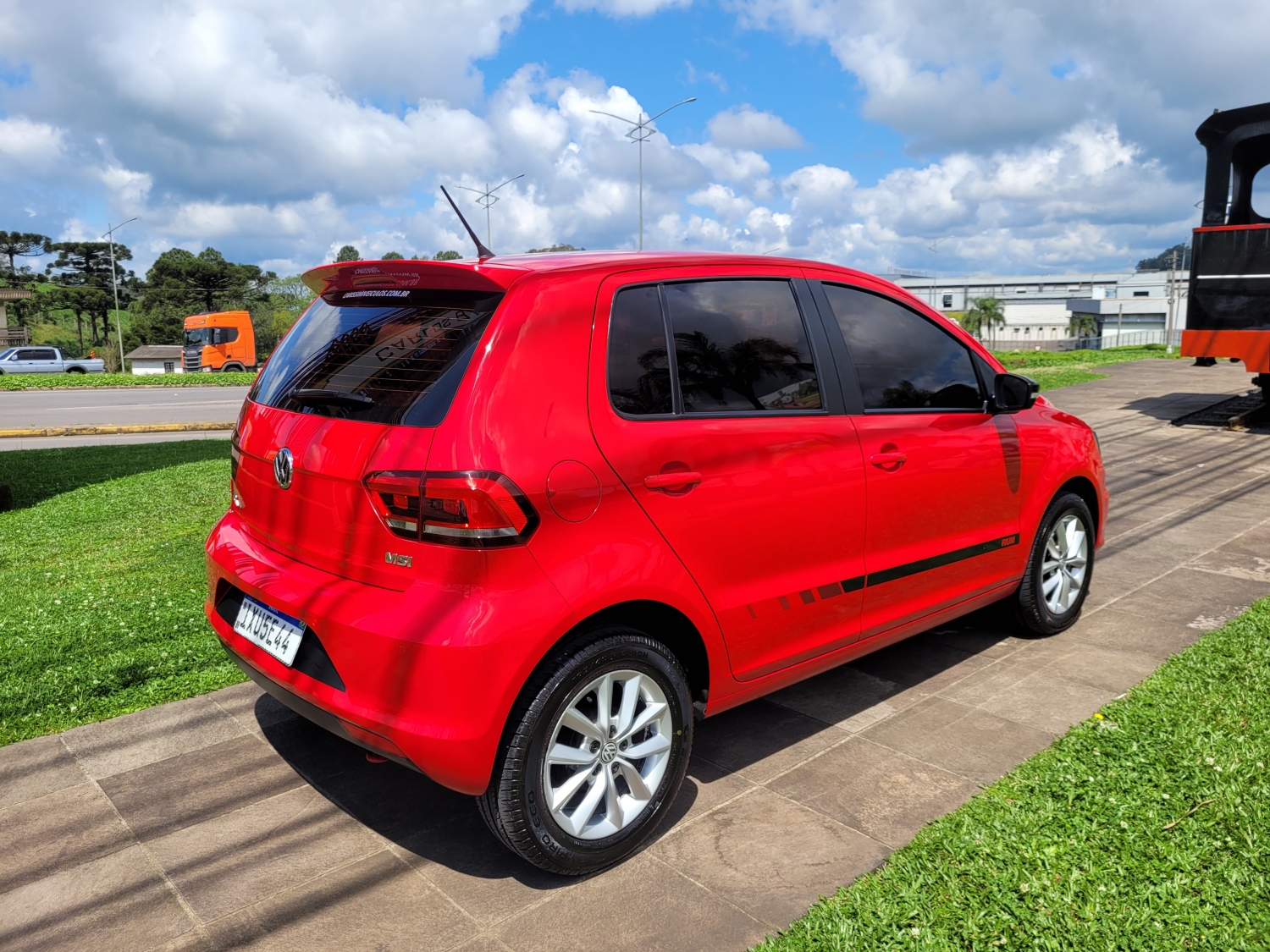 VOLKSWAGEN - FOX - 2017/2017 - Vermelha - R$ 57.900,00