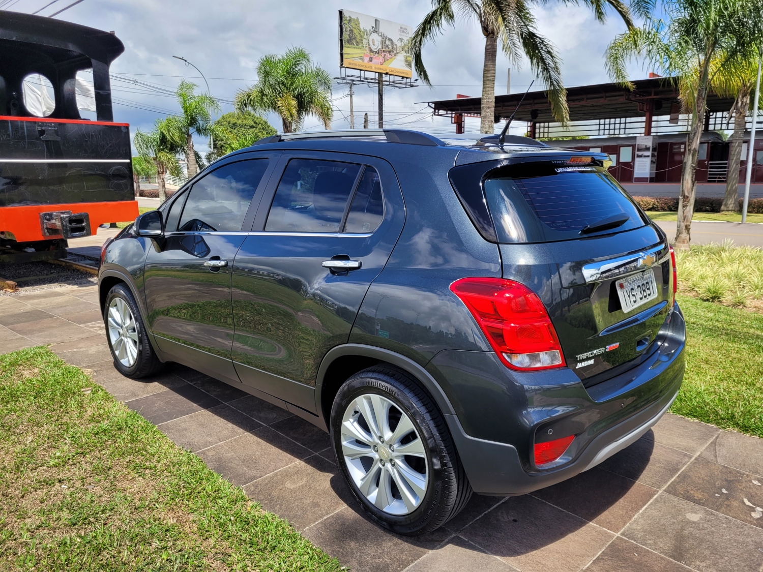 CHEVROLET - TRACKER - 2018/2018 - Cinza - R$ 93.900,00