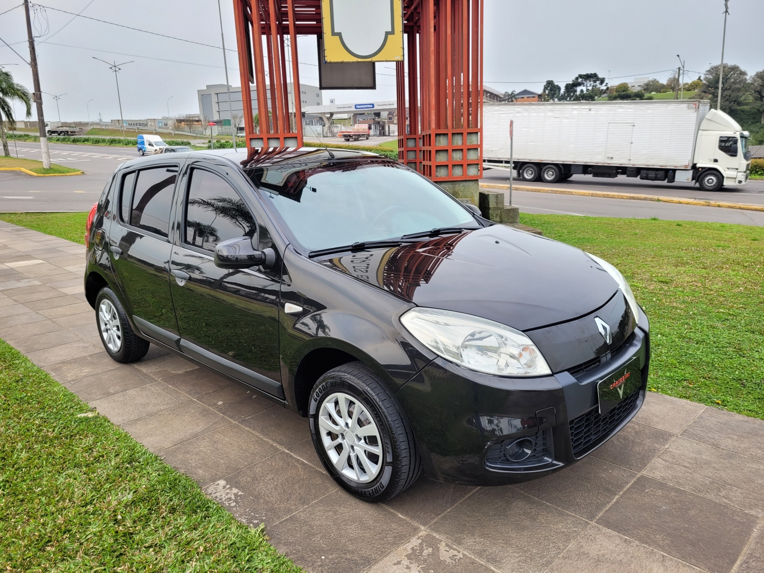 RENAULT - SANDERO - 2012/2012 - Preta - R$ 30.900,00