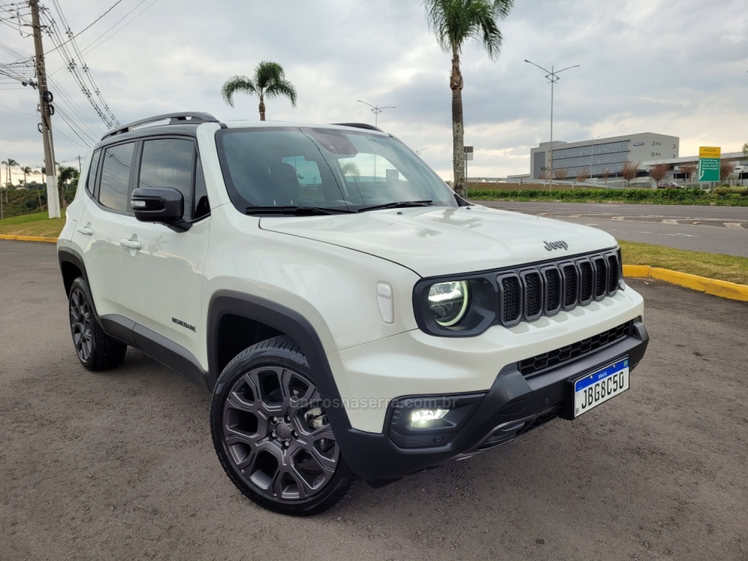 JEEP - RENEGADE - 2022/2022 - Branca - R$ 135.900,00