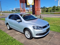 VOLKSWAGEN - VOYAGE - 2015/2015 - Prata - R$ 45.900,00