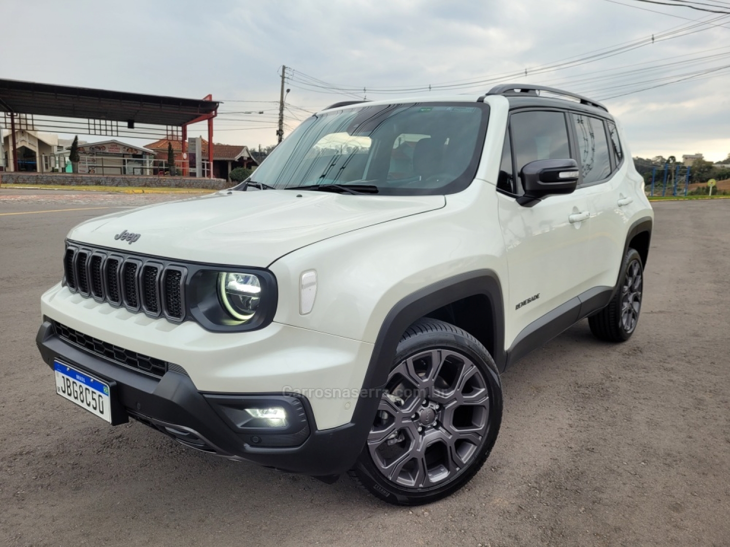 JEEP - RENEGADE - 2022/2022 - Branca - R$ 135.900,00