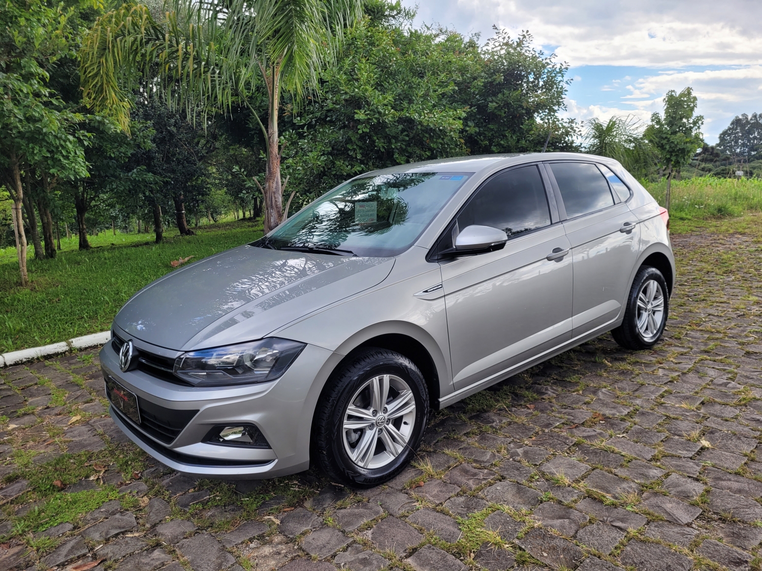 VOLKSWAGEN - POLO - 2022/2022 - Prata - R$ 92.900,00