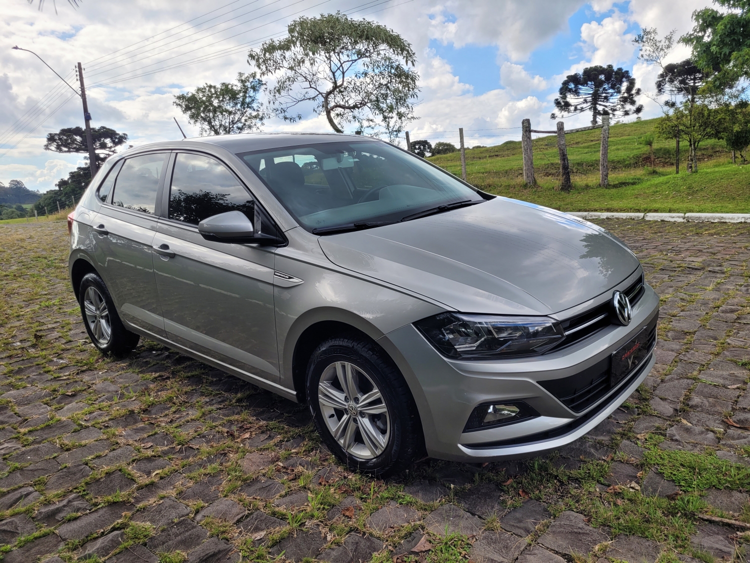 VOLKSWAGEN - POLO - 2022/2022 - Prata - R$ 92.900,00