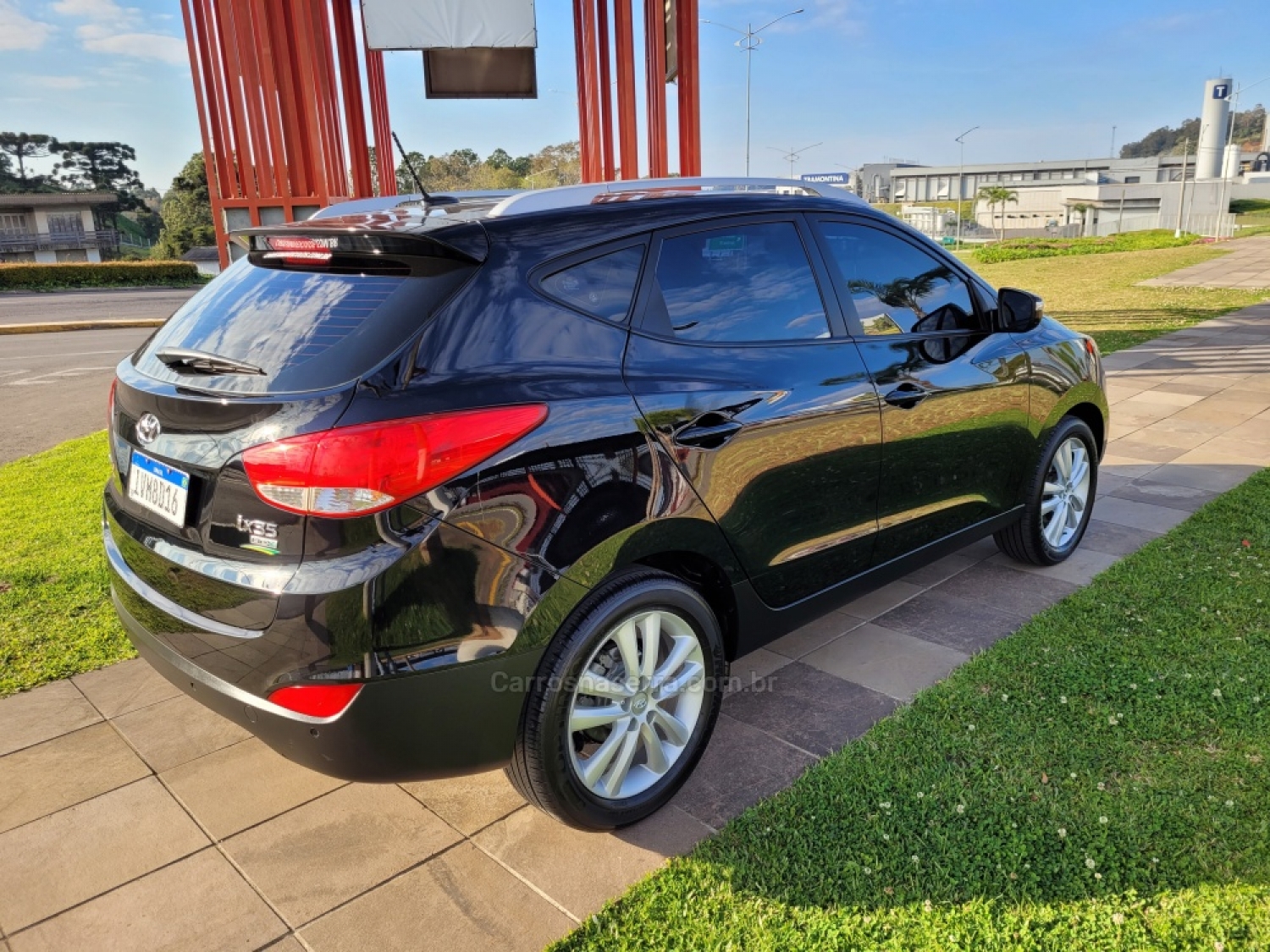 HYUNDAI - IX35 - 2015/2015 - Preta - R$ 75.900,00