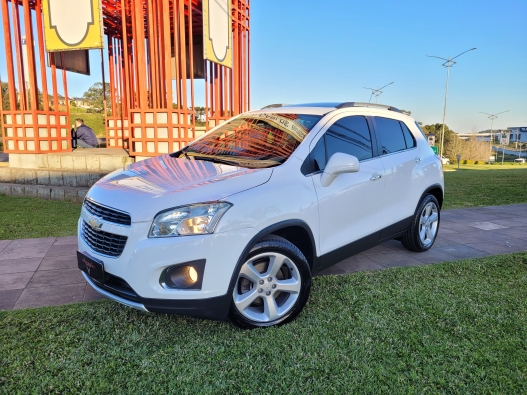 CHEVROLET - TRACKER - 2015/2015 - Branca - R$ 74.900,00