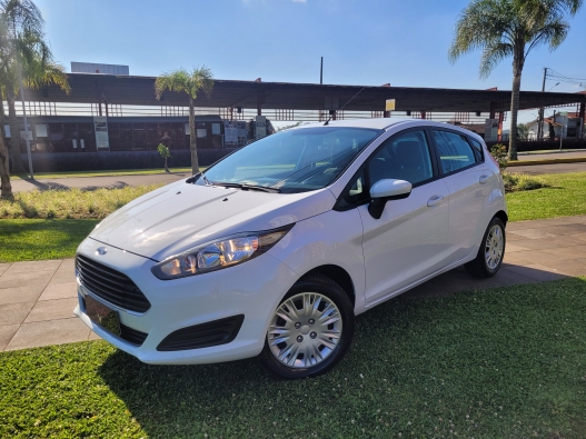 FORD - FIESTA - 2015/2015 - Branca - R$ 46.900,00