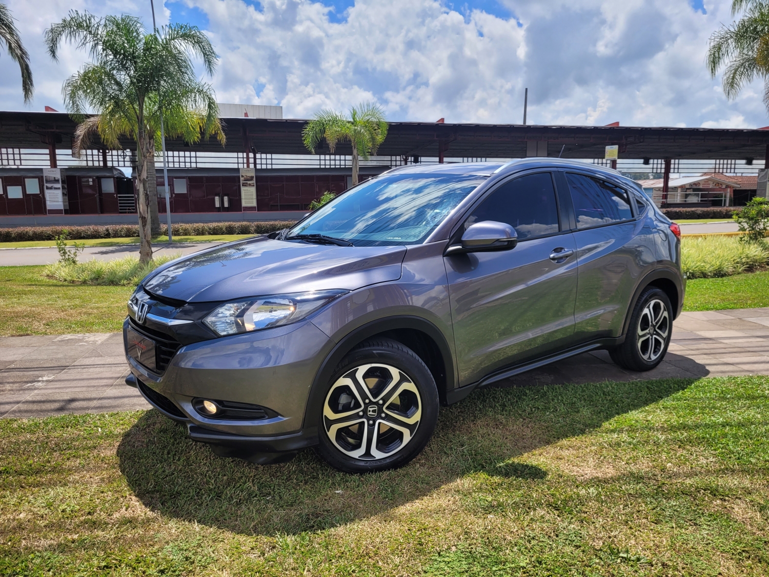 HONDA - HR-V - 2018/2018 - Cinza - R$ 95.900,00