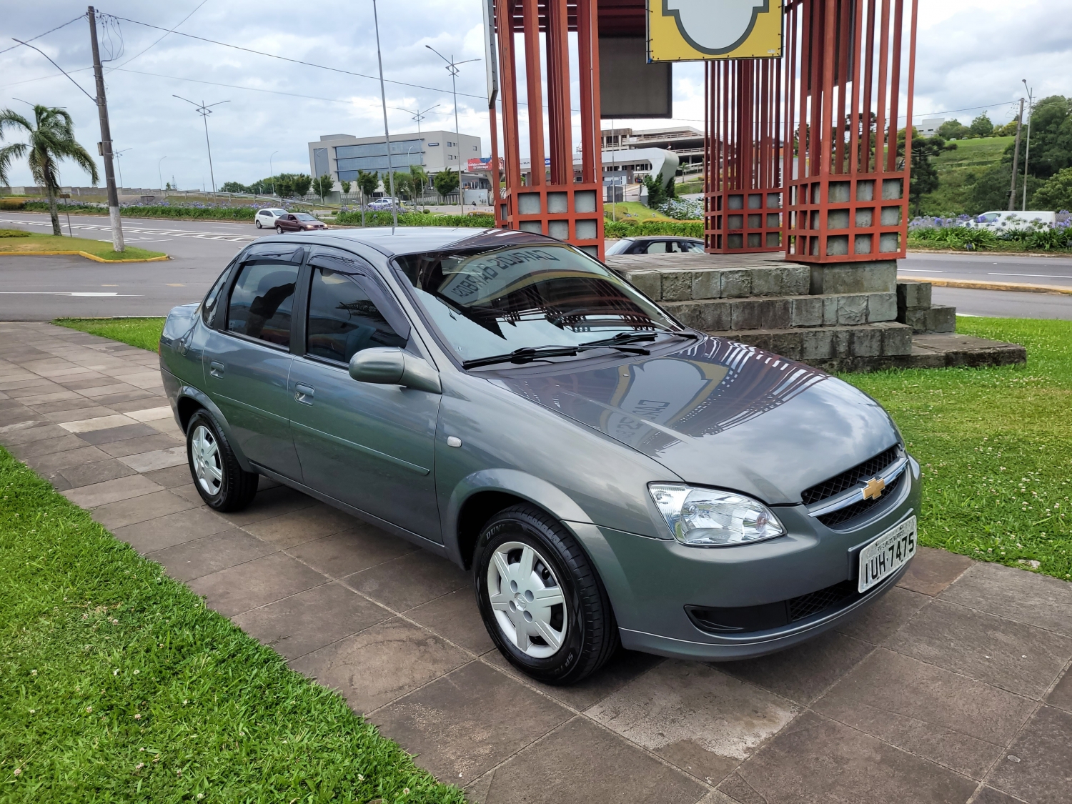 CHEVROLET - CLASSIC - 2013/2013 - Cinza - R$ 30.900,00