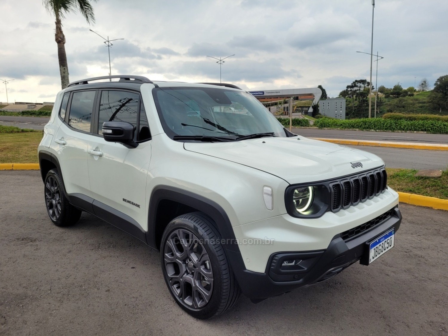 JEEP - RENEGADE - 2022/2022 - Branca - R$ 133.900,00