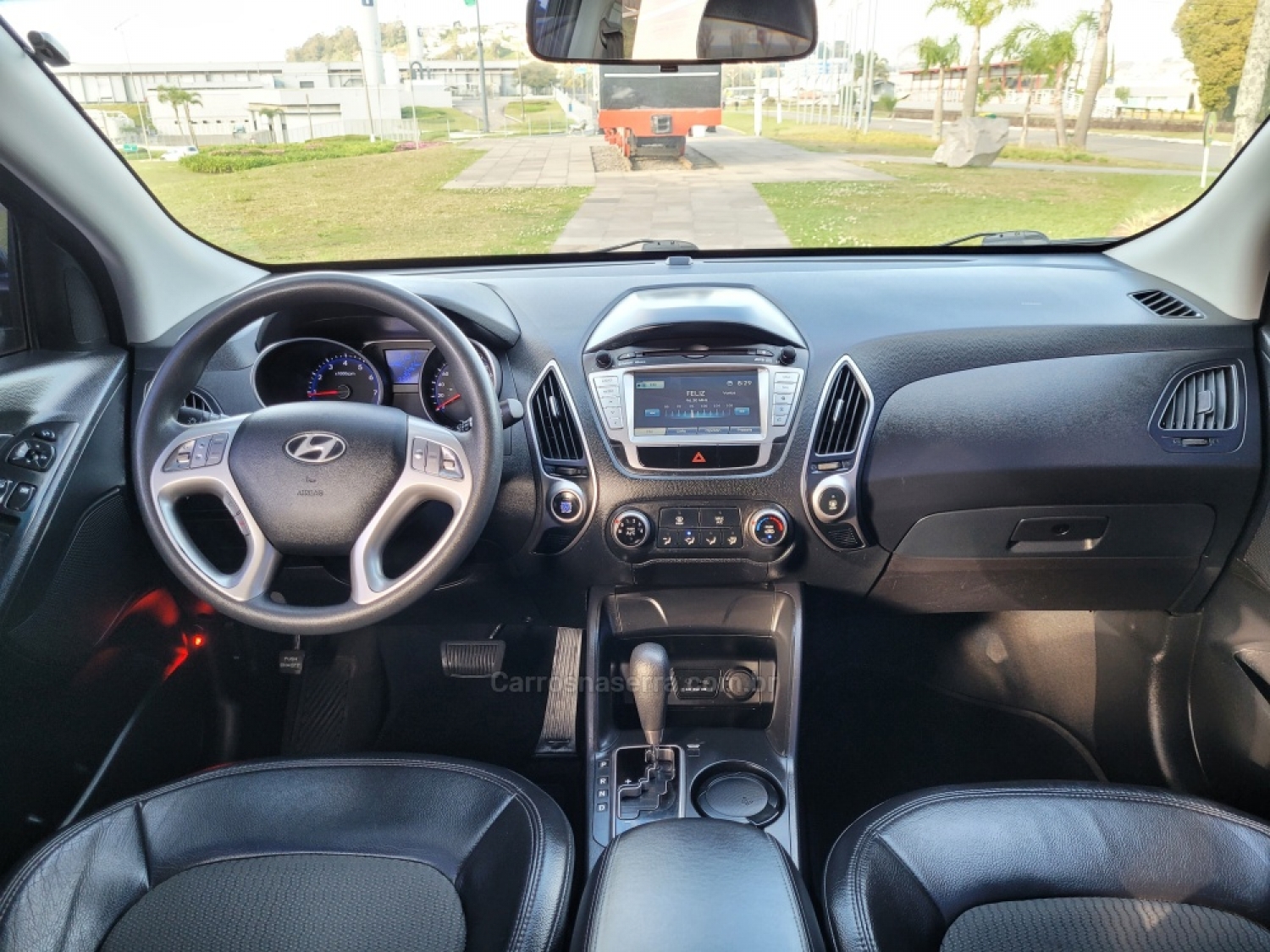 HYUNDAI - IX35 - 2015/2015 - Preta - R$ 75.900,00