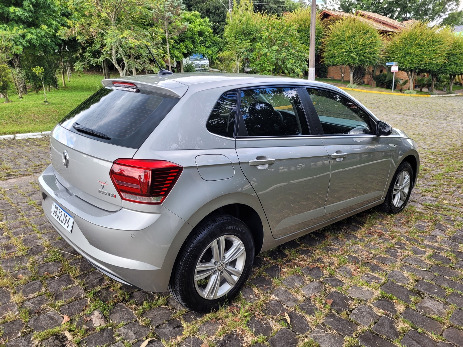 VOLKSWAGEN - POLO - 2022/2022 - Prata - R$ 92.900,00