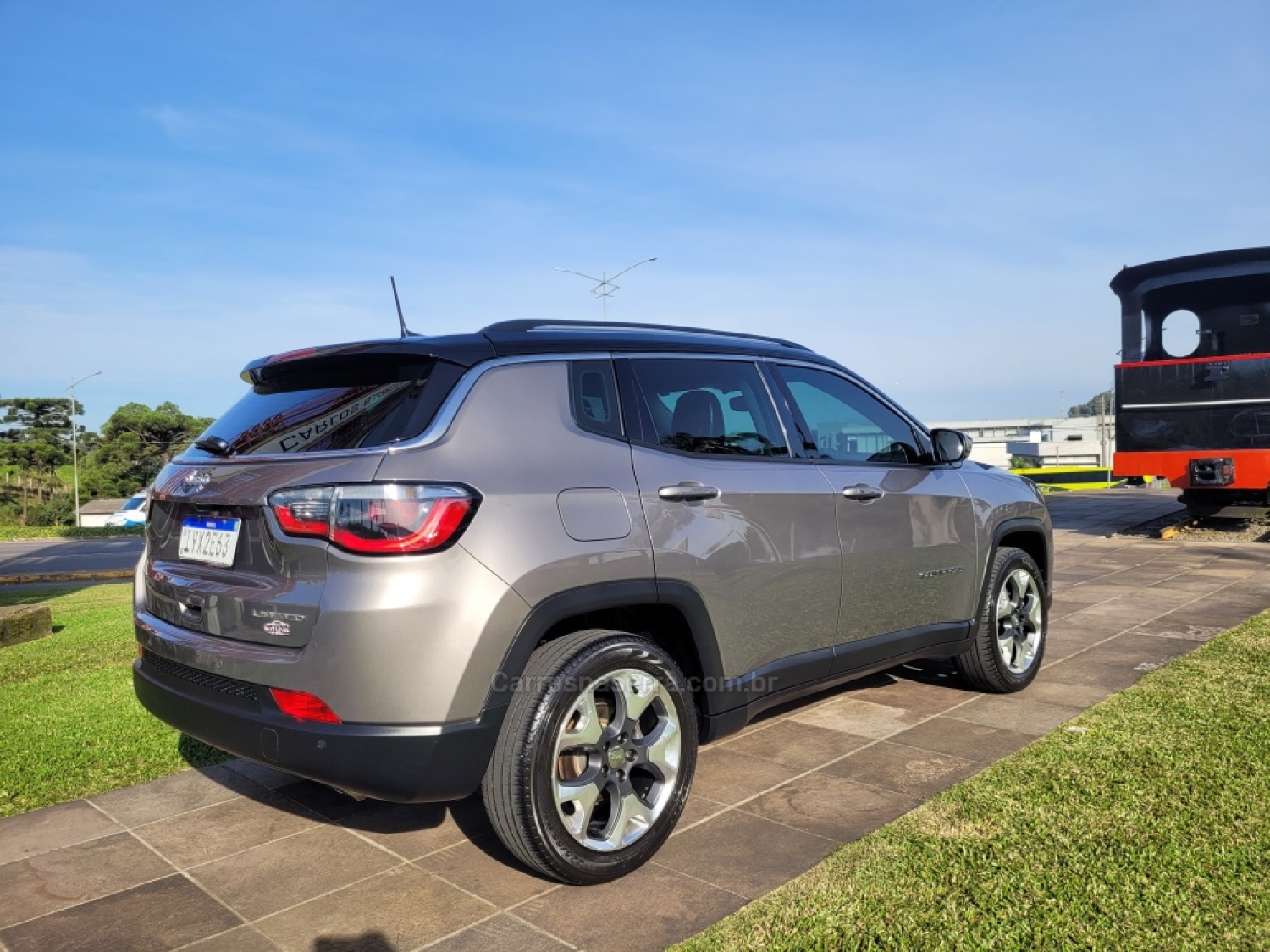 JEEP - COMPASS - 2018/2018 - Cinza - R$ 107.900,00